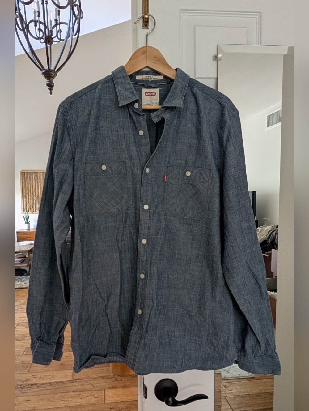 Men's Levi's Classic Blue 100% Cotton Denim Chambray Button-Down Shirt